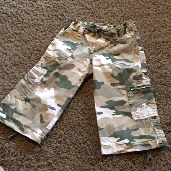 GAP Bottoms Vintage Gap Camo Pocket Capris Sz 5 Poshmark